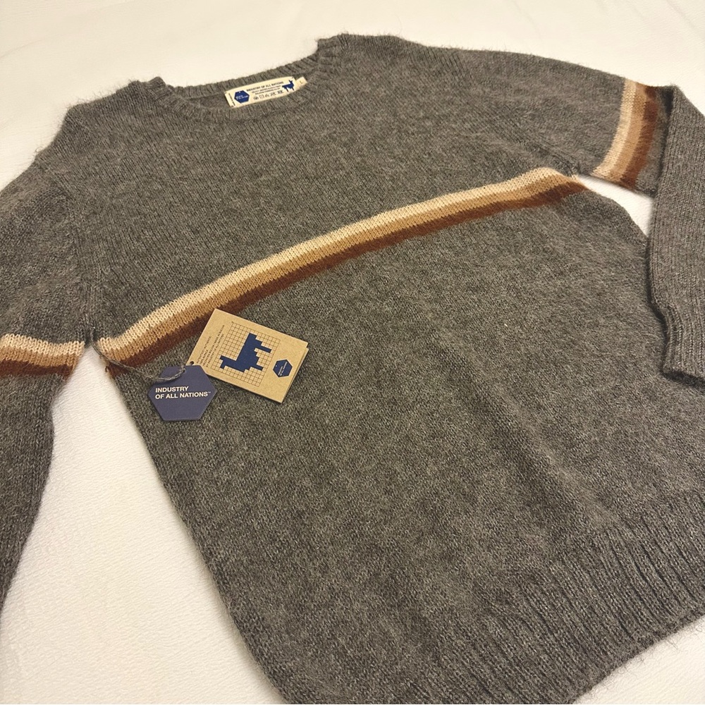 NWT Industry of All Nations 100% Alpaca Fiber Sweater